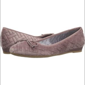 NEW Chinese Laundry Velvet flats